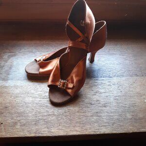 Latin satin dance shoes